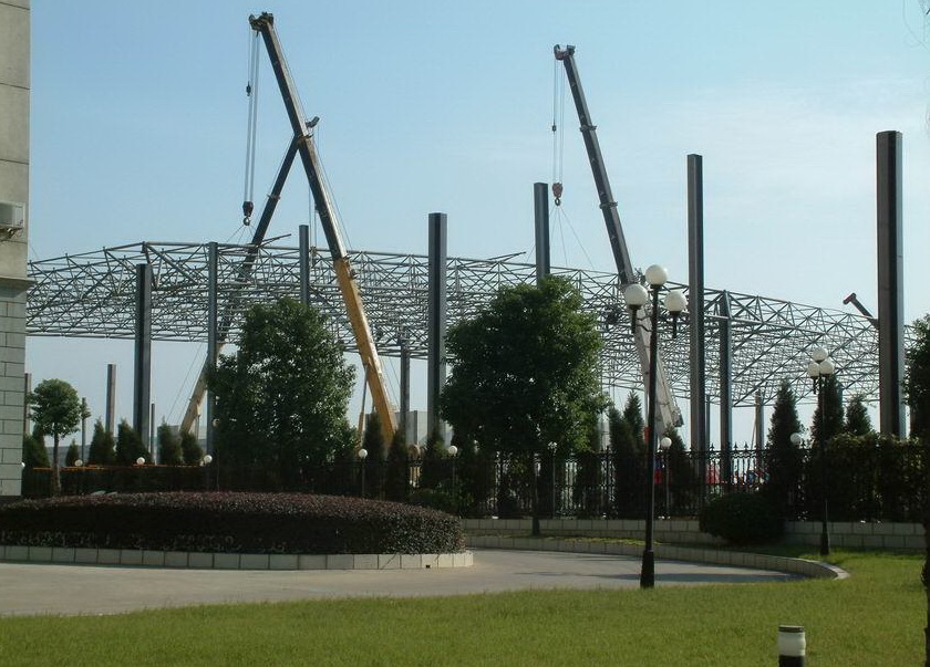 抚顺加油站罩棚网架